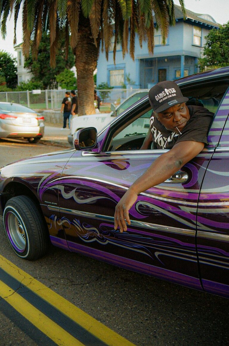 000306150002 768x1159