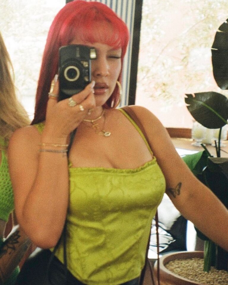 305313BB D873 4AA1 8732 5D88816CC540 768x961