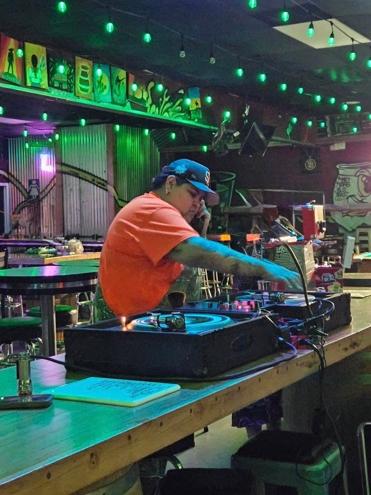 EB10DA68 9399 47AF BF3A 025F22E825D4 1